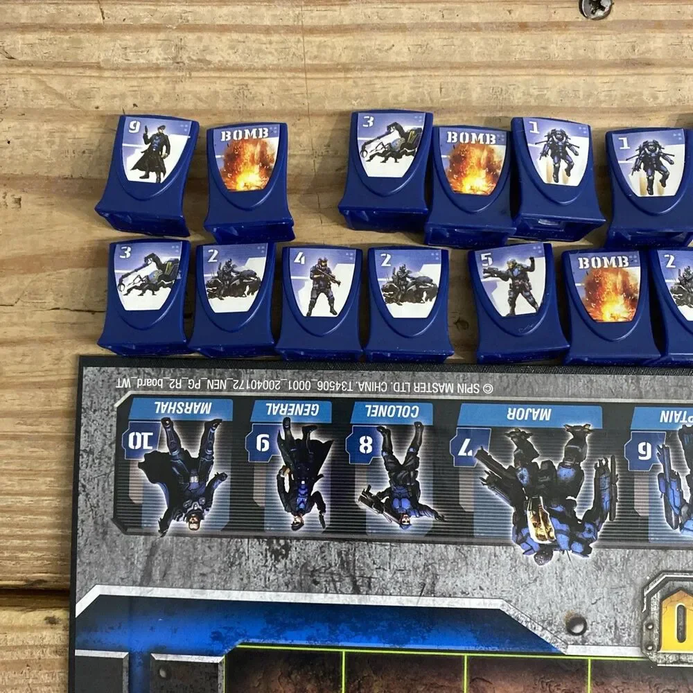 STRATEGO Sci Fi Edition Battlefield Strategy Board Game Same Day Shipping!